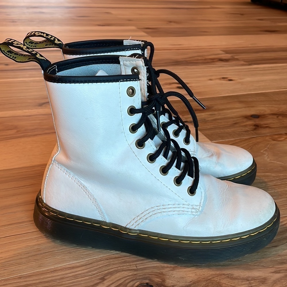 Dr Martens Zavala White Leather Women’s Sz 6 Hi Top Lace Up 8 Eye Combat Boots
